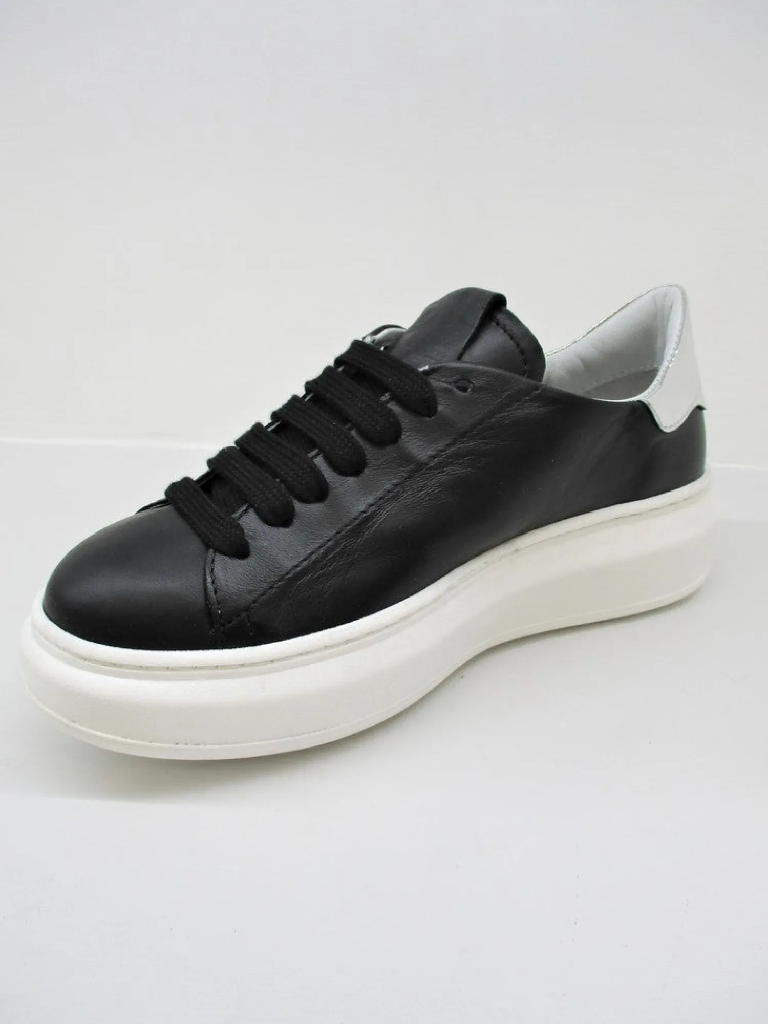 Sneaker pelle donna G3010 nera<Gio+ Online
