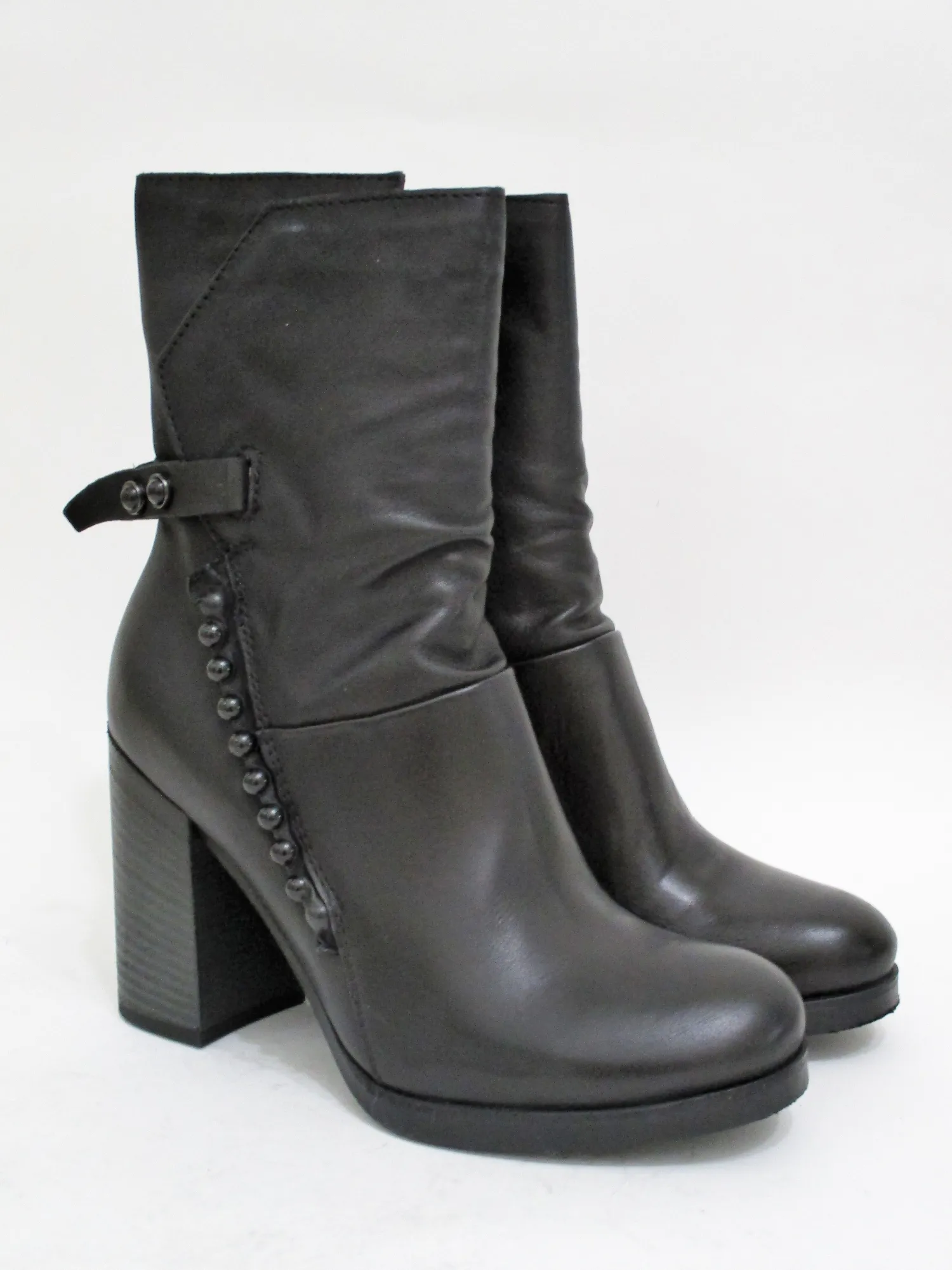 Tronchetto pelle donna 590206 nero<Mjus Online