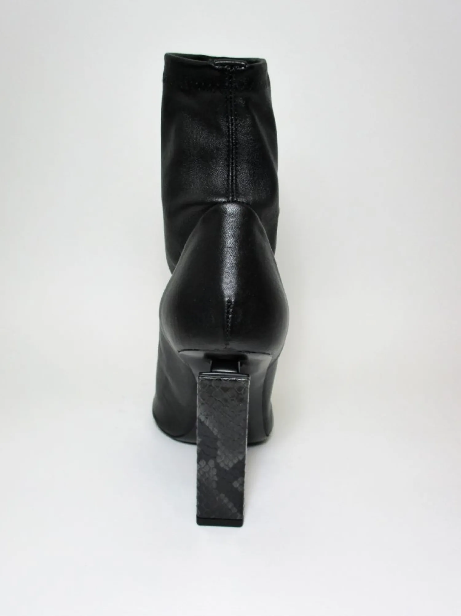Tronchetto pelle donna 1V78028D nero<Vic Matiè Discount
